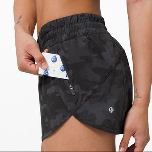 Lululemon Tracker Short 4” Black Camo